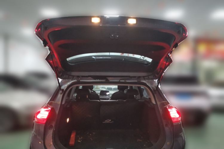 Used Chevrolet Trax 2019 Redline 325T Automatic Fun Edition China VI Standard Trunk