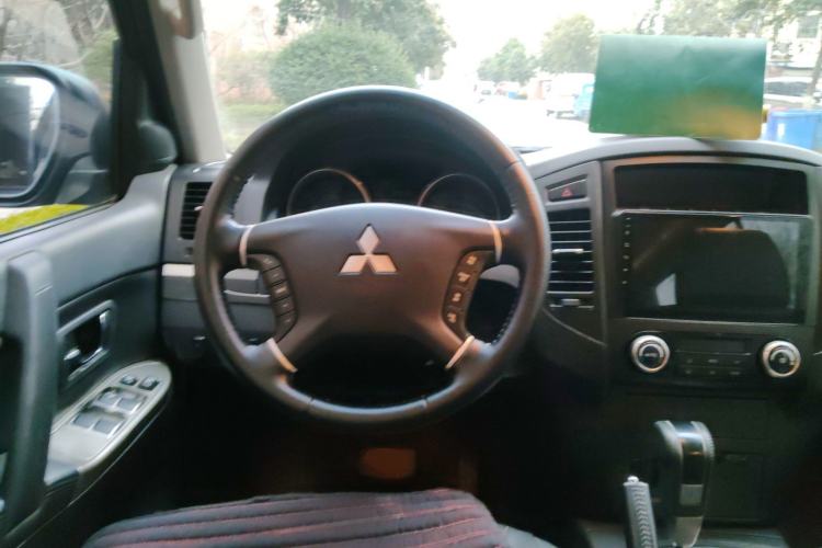 Used Mitsubishi Pajero 2012 3.0L Elite Edition
