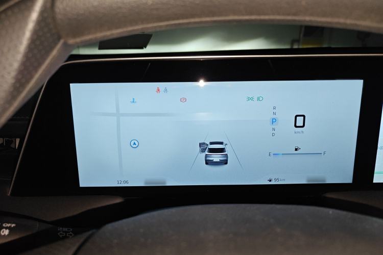 Used Venucia V 2022 260T Black Horse Edition · Idol
