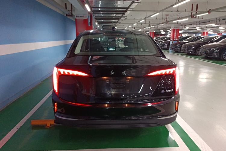 Used Hongqi E-QM5 2022 431 km Charge & Enjoy Edition