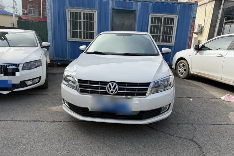 Used Volkswagen Lavida 2013 Restyled Classic 1.6L Automatic Comfort Edition Exterior 5