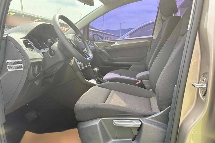 Used Volkswagen Golf Sportsvan 2016 1.6L Automatic Comfort Model Interior 3