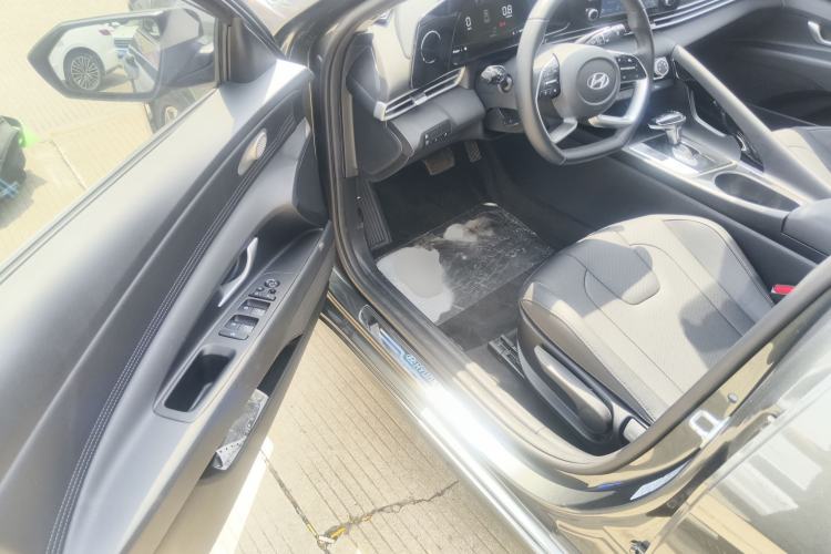 Used Hyundai Elantra 2023 1.5L CVT GLX Elite Edition Driver Seat