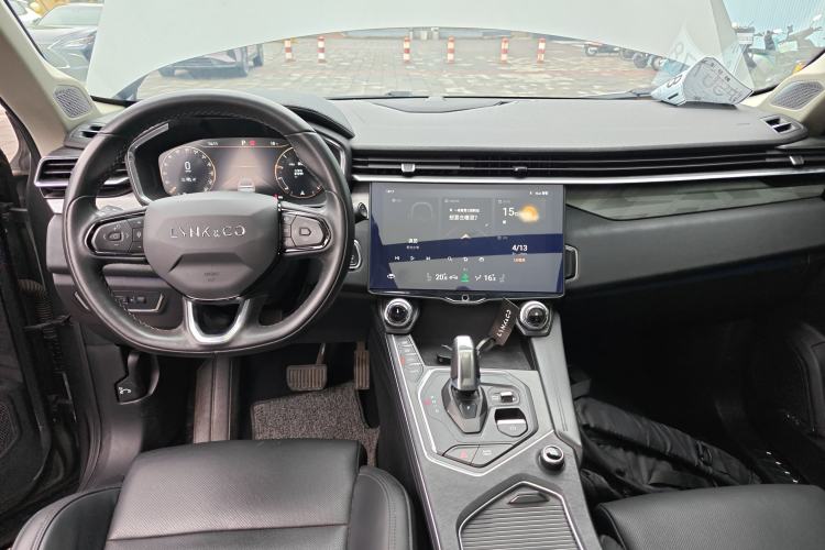 Used Lynk & Co 01 2021 2.0TD Two-Wheel-Drive Pro Trim Center Console