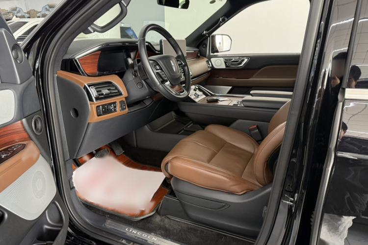 Used Lincoln Navigator 