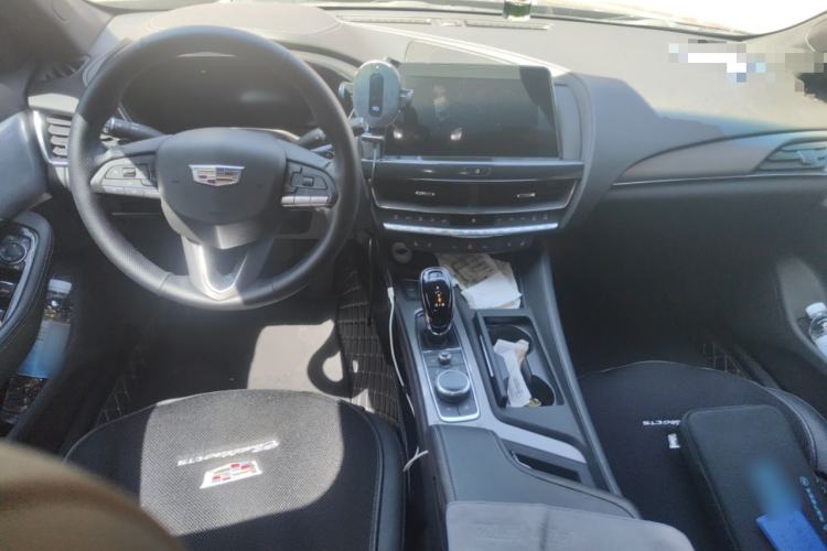 Used Cadillac CT5 2023 28T Luxury Edition (Standard Version) Center Console