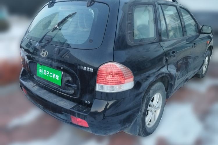 Used Huatai Santa Fe Classic 2012 2.0L Gasoline Manual Two-Wheel Drive with Sunroof
