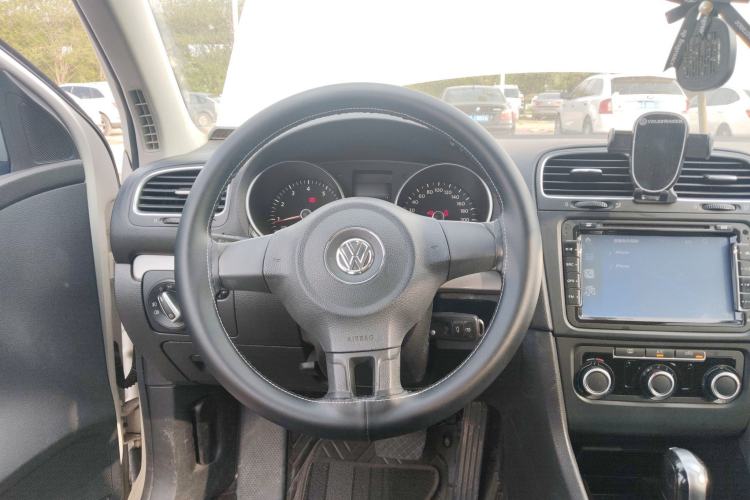 Used Volkswagen Golf 2012 1.6L Automatic Fashion Model