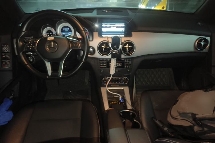 Used Mercedes-Benz GLK-Class 2015 GLK 300 4MATIC Fashion Edition Ultimate Version Center Console