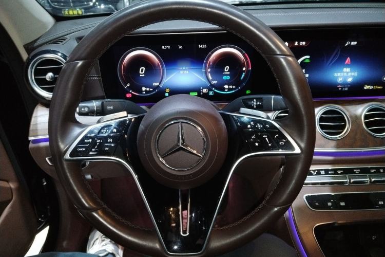 Used Mercedes-Benz E-Class New Energy 2022 Restyled E 350 e L Plug-in Hybrid Sedan
