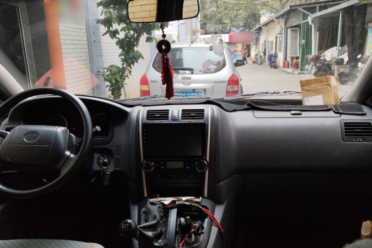 Used Jinbei Express 2017 2.0L Standard Version V19 Center Console