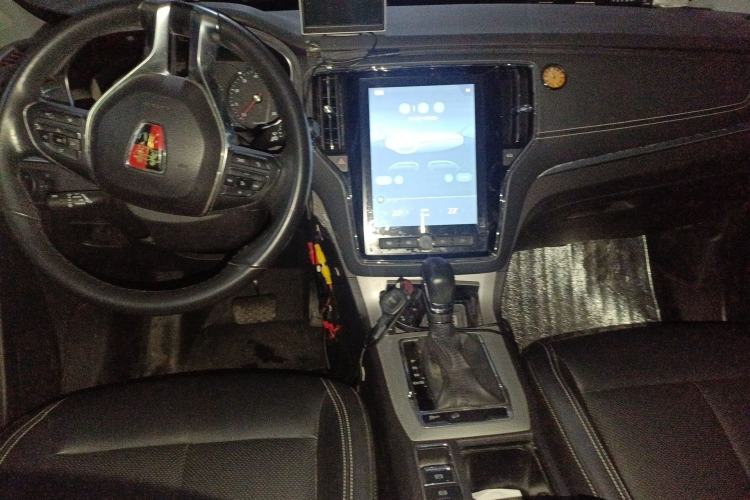 Used Roewe RX5 2018 20T Two-Wheel Drive Automatic Internet Smart Edition
