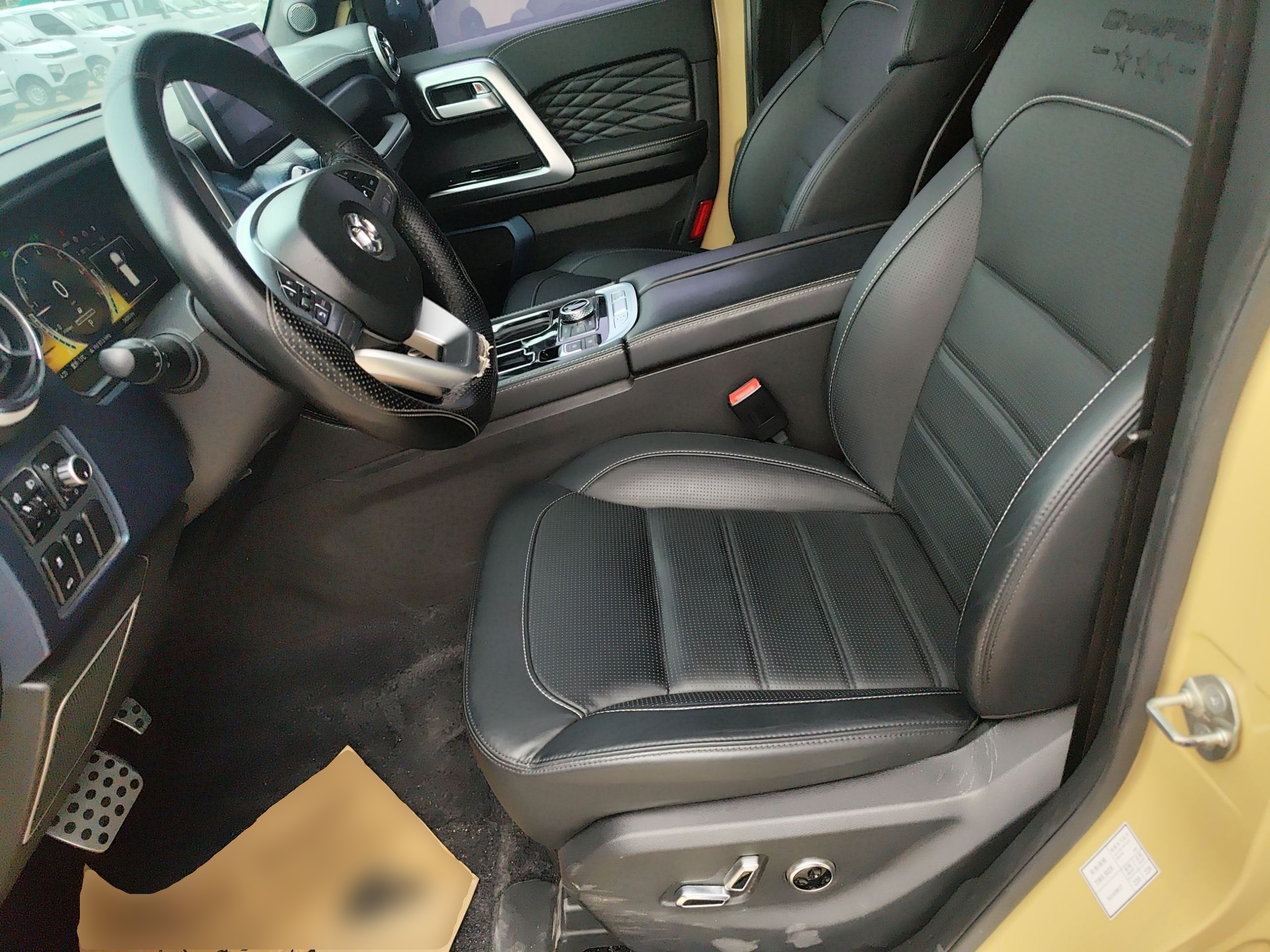 المقاعد الأمامية داخل السيارة