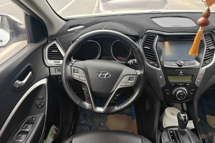 Used Hyundai Santa Fe 2013 2.4L Automatic Two-Wheel Drive Smart Version
