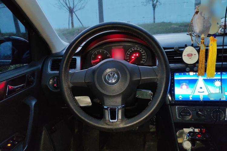 Used Volkswagen Santana 2015 1.6L Manual Comfort Edition