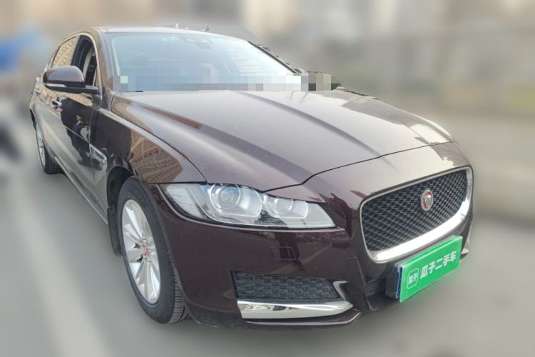 Used Jaguar XFL 2017 XFL 2.0T 240PS Luxury Edition Front Right 45 Deg