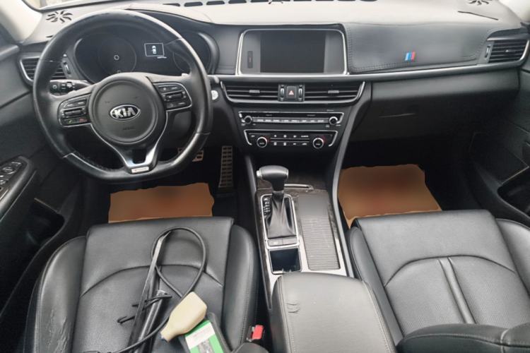 Used Kia K5 2016 1.6T Automatic LUX Center Console