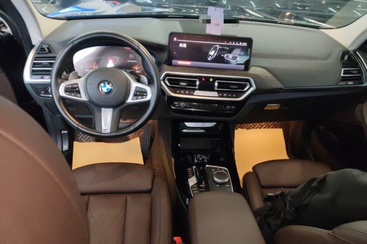 Used BMW X3 2022 Facelift xDrive30i Luxury Edition M Night Edition Package Center Console