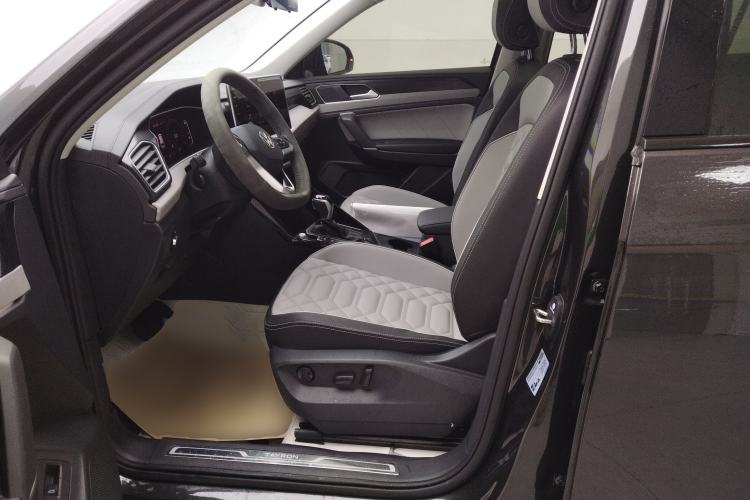 Used Volkswagen Tayron 2024 300TSI Two-Wheel-Drive Luxury Plus Advanced Version