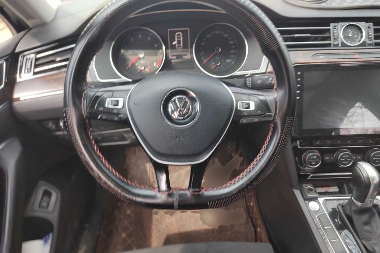 Used Volkswagen Magotan 2017 330TSI DSG Luxury Model Steering Wheel