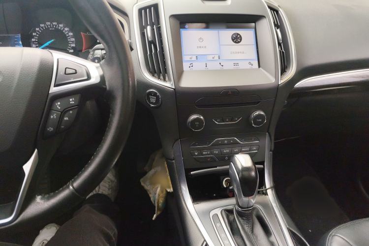 Used Ford Edge 2016 EcoBoost 245 Two-Wheel-Drive Titanium 7-Seater Audio And AC Panel