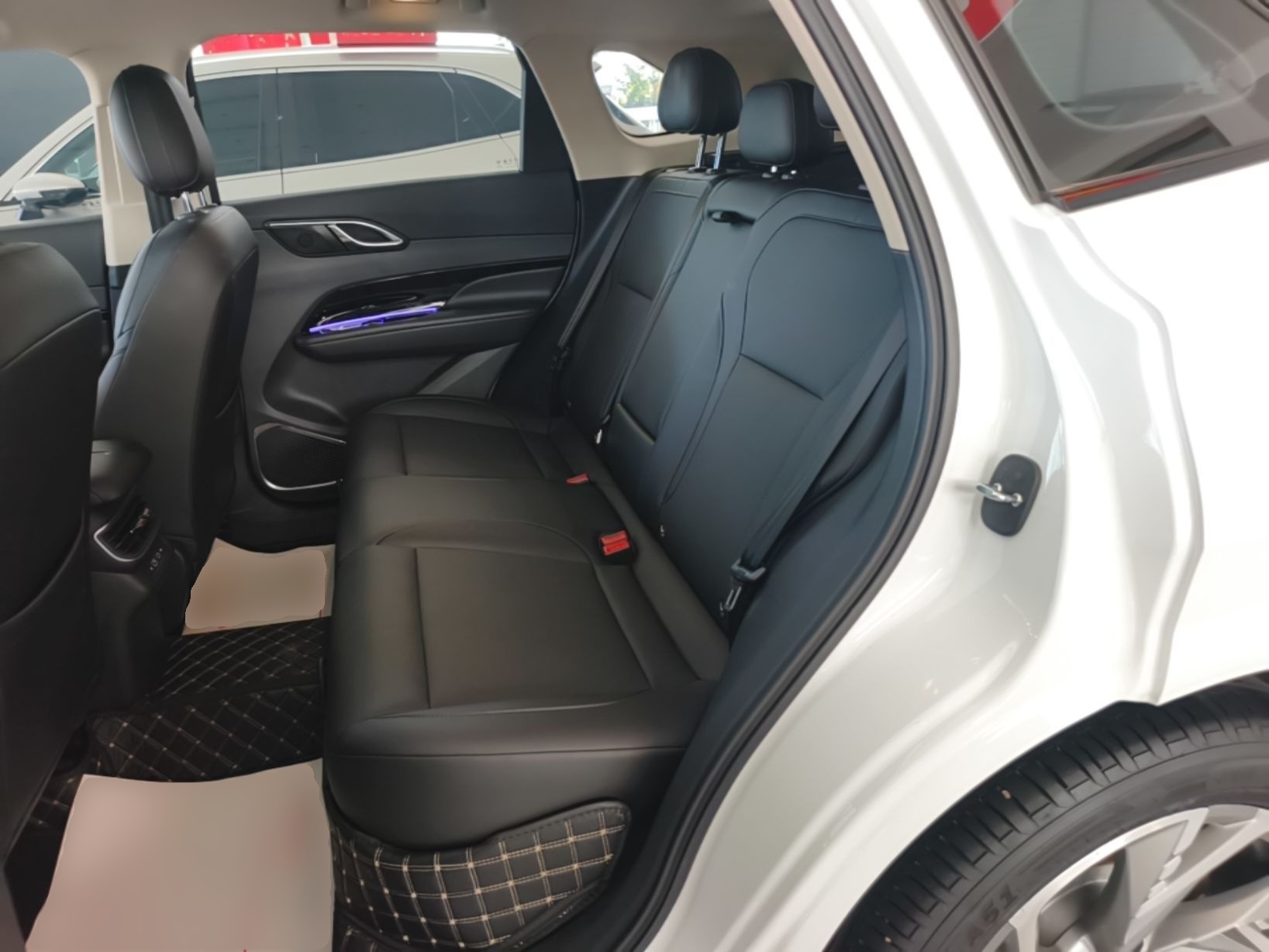 Hongqi HS3 PHEV 2025 Model 117km Jingwei Edition — снимка 20