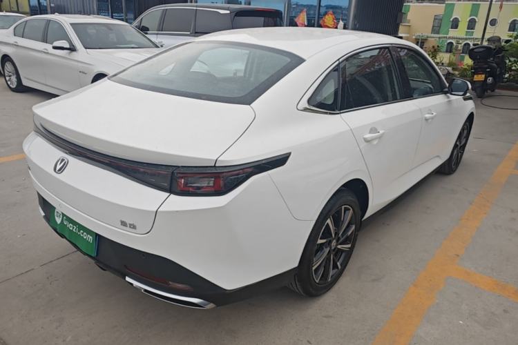 Used CHANGAN Eado 2025 Blue Whale 1.5T 500Bar Prestige Model
