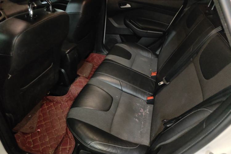 Used Ford Focus 2012 Sedan 1.6L Automatic Fashion Edition
