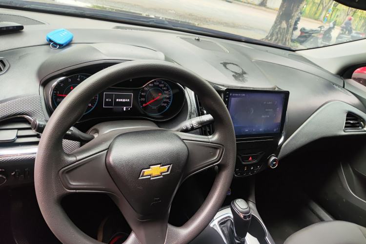 Used Chevrolet Cruze 2017 1.5L Automatic Pioneer Sunroof Edition
