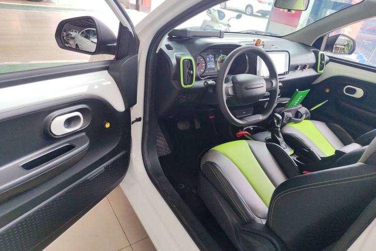 Used Roewe Clever 2021 302 km New Four-Seater Super-Efficient Version