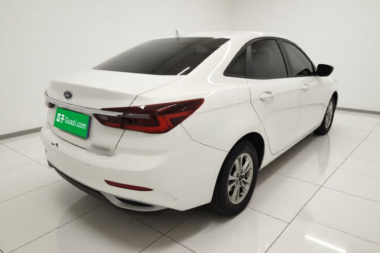 Used Ford Escort 2021 1.5L Automatic Gold Edition Exterior 5