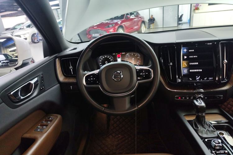 Used Volvo XC60 2021 T5 4x4 Smart Luxury Edition