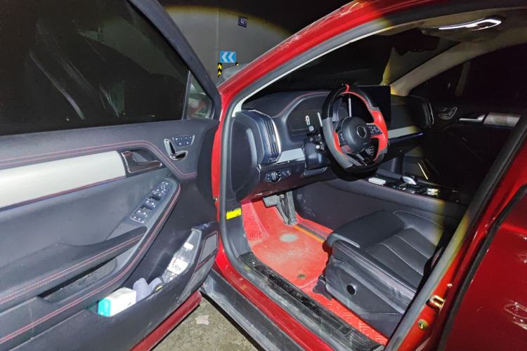 Used BYD Tang New Energy 2018 DM 2.0T All-Wheel Drive Smart Connect Elite 7-Seater China V Emission Standard