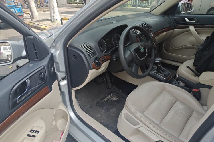 Used Skoda Octavia 2012 1.6L Automatic Yijun Edition Driver Seat