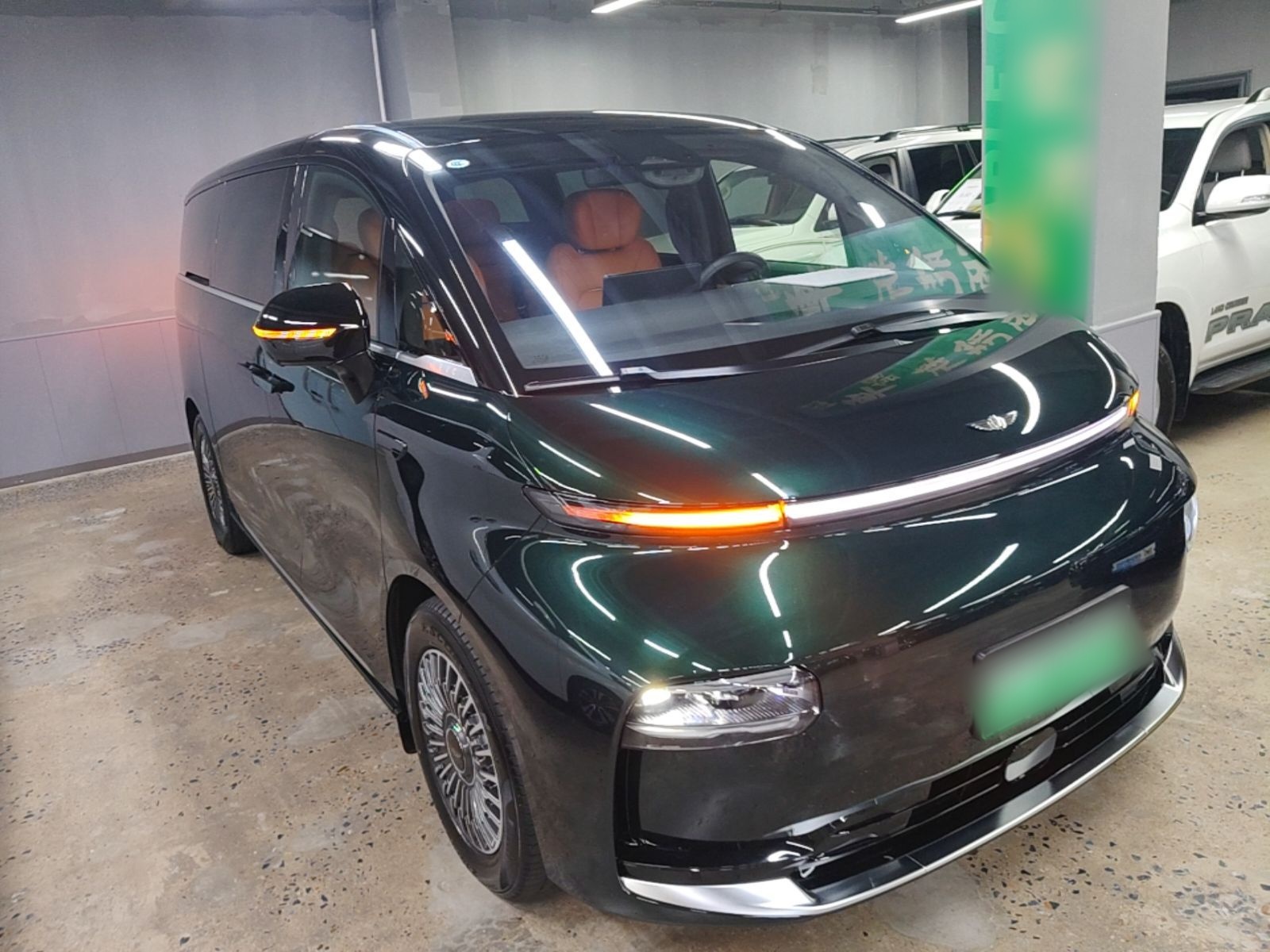 Geely Galaxy LEVC L380 2025 650 km Flagship Edition All-Wheel Drive — снимка 3