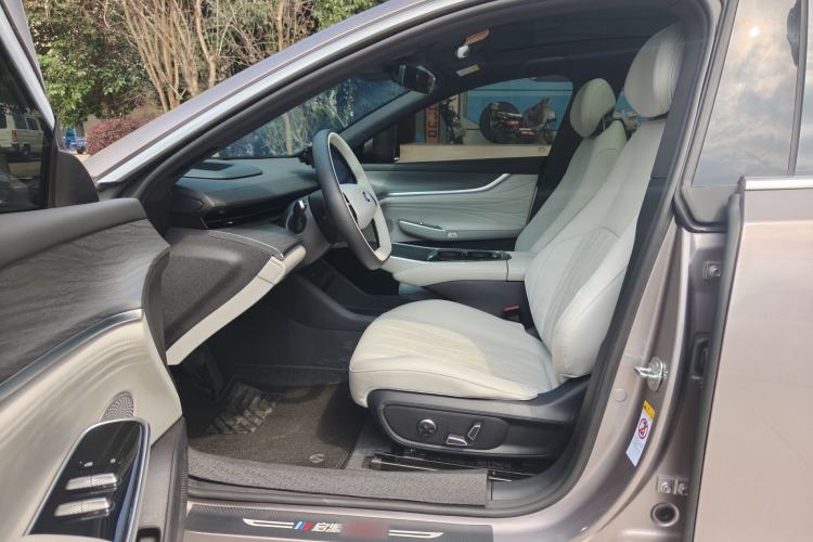 Used CHANGAN NEVO A07 2025 All-Electric "True Fragrance" Edition 710-Mile Long-Range Version Interior 2