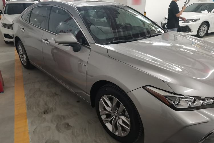 Used Toyota Avalon 2019 Dual-Engine 2.5L Luxury Edition China VI Standard