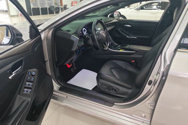 Used Toyota Avalon 2019 2.0L Luxury Edition China VI Standard