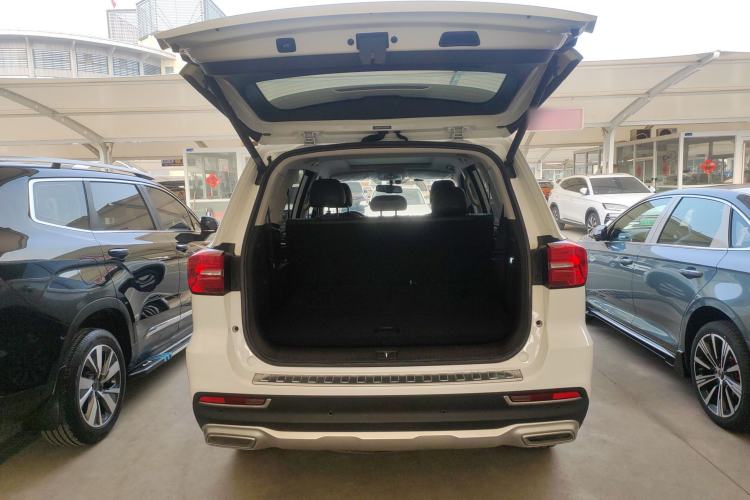 Used Roewe RX8 2018 30T Smart Connectivity Two-Wheel Drive Flagship Edition