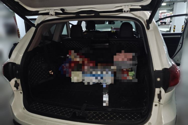 Used Toyota Highlander 2018 2.0T Four-Wheel Drive Prestige Version 7 Seats China VI Standard Trunk