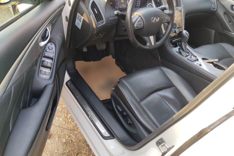 Used Infiniti Q50 2014 3.7L Luxury Edition