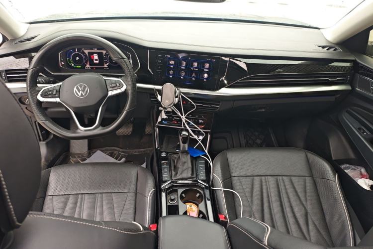 Used Volkswagen Passat New Energy 2022 430 PHEV Hybrid Luxury Edition Center Console