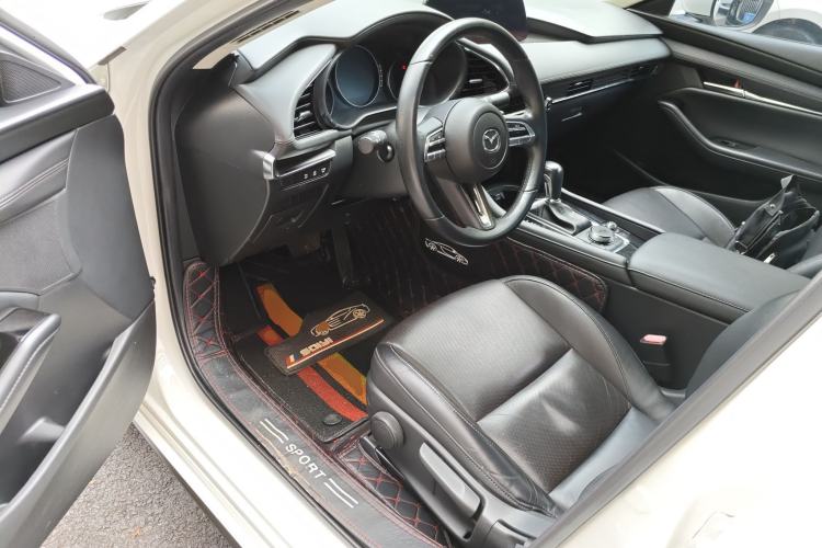 Used Mazda 3 Axela 2020 2.0L Automatic Zhiya Edition Driver Seat