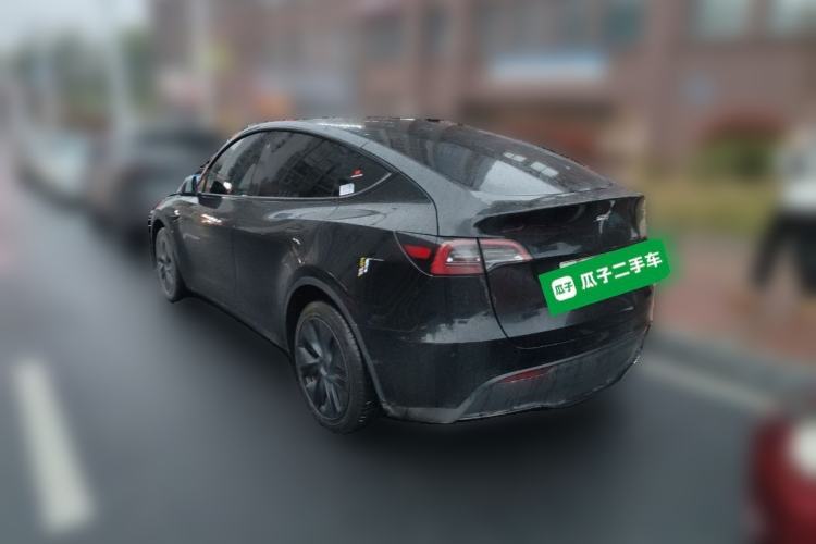 Used Tesla Model Y 2023 Long-Range All-Wheel-Drive Version
