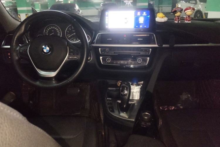 Used BMW 3 Series 2016 328Li Fashion Model Center Console