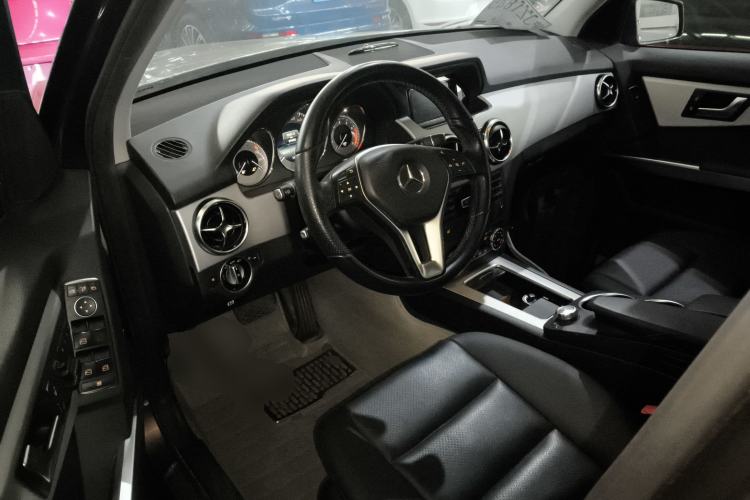 Used Mercedes-Benz GLK-Class 2013 GLK 300 4MATIC Dynamic Sunroof Model