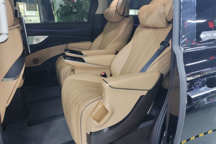 Used Denza D9 2024 DM-i 980 Four-Wheel Drive Prestige Model
