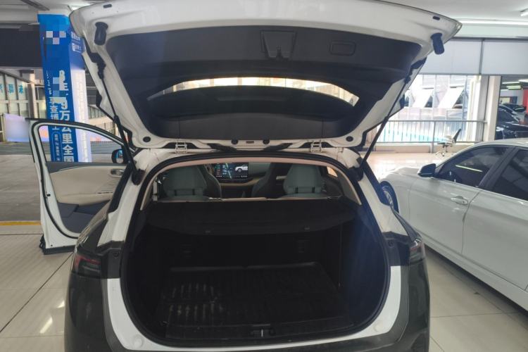 Used Lynk & Co 06 EM-P 2023 EM-P 126 Long-Range Pro
