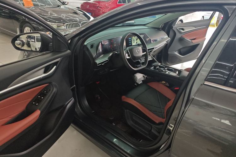 Used CHANGAN Eado 2023 Changan Edition PLUS Blue Whale NE 1.4T GDI DCT Prestige Version Driver Seat