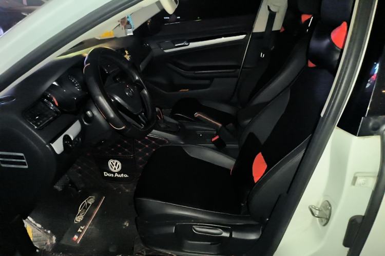 Used Volkswagen Sagitar 2017 230TSI Automatic Comfort Version Left Front Seat